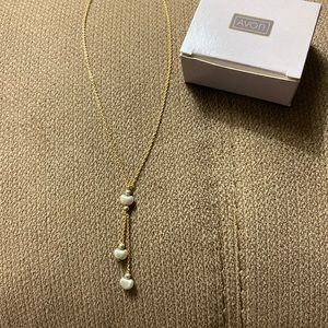 Avon vintage pearl necklace
